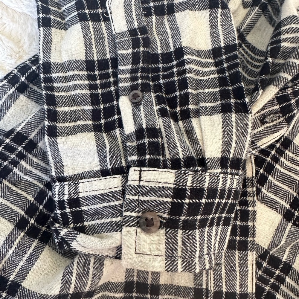 Rustic Ridge flannel Size Medium - Picture 5 of 6